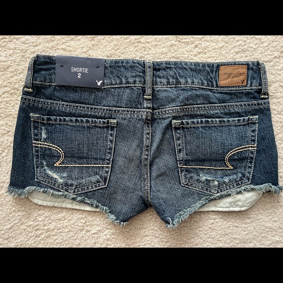 NWT American Eagle Outfitters ultra low rise embellished pocket shorties -size 2 - Picture 4 of 5